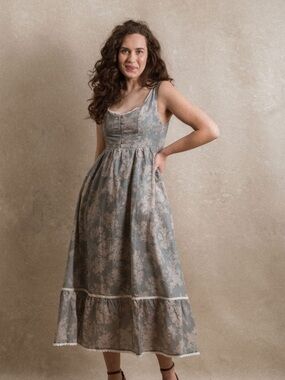 Neuflora Selah Sleeveless Blue Floral Maxi Dress with Cream Lace Trim small NWT